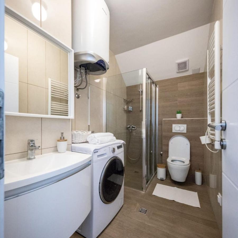 Megi Apartamento *